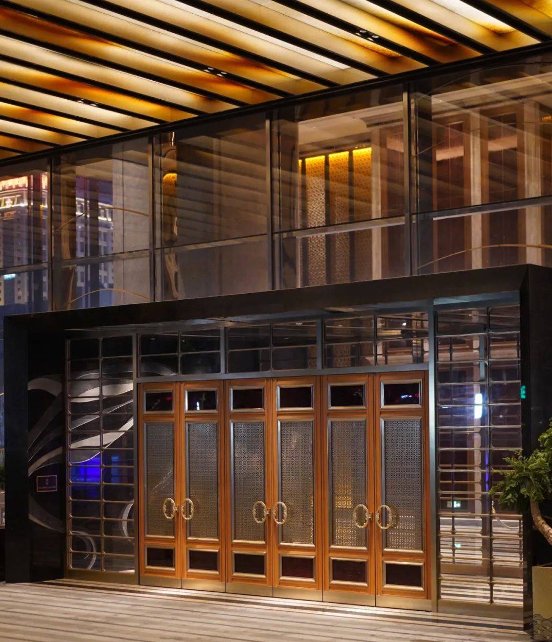The Ritz-Carlton Hong Kong Review: The Highest Hotel In The World! - US ...